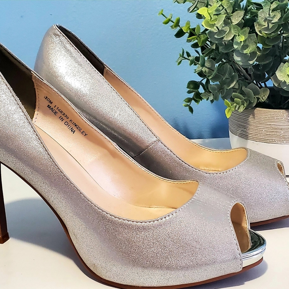 David's Bridal Silver Peep Toe Heels KINGSLEY 10M